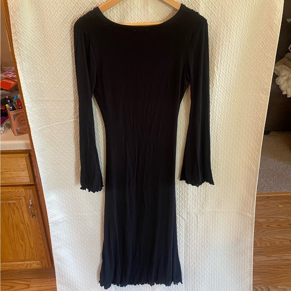 Flared sleeve ribbed dress. Black. Earthbound trading/NWT. Medium. - Picture 10 of 11